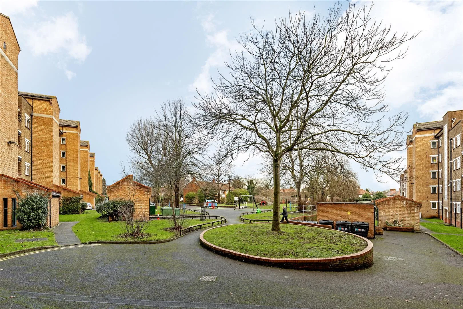 Flat Clifford Avenue in Greater London