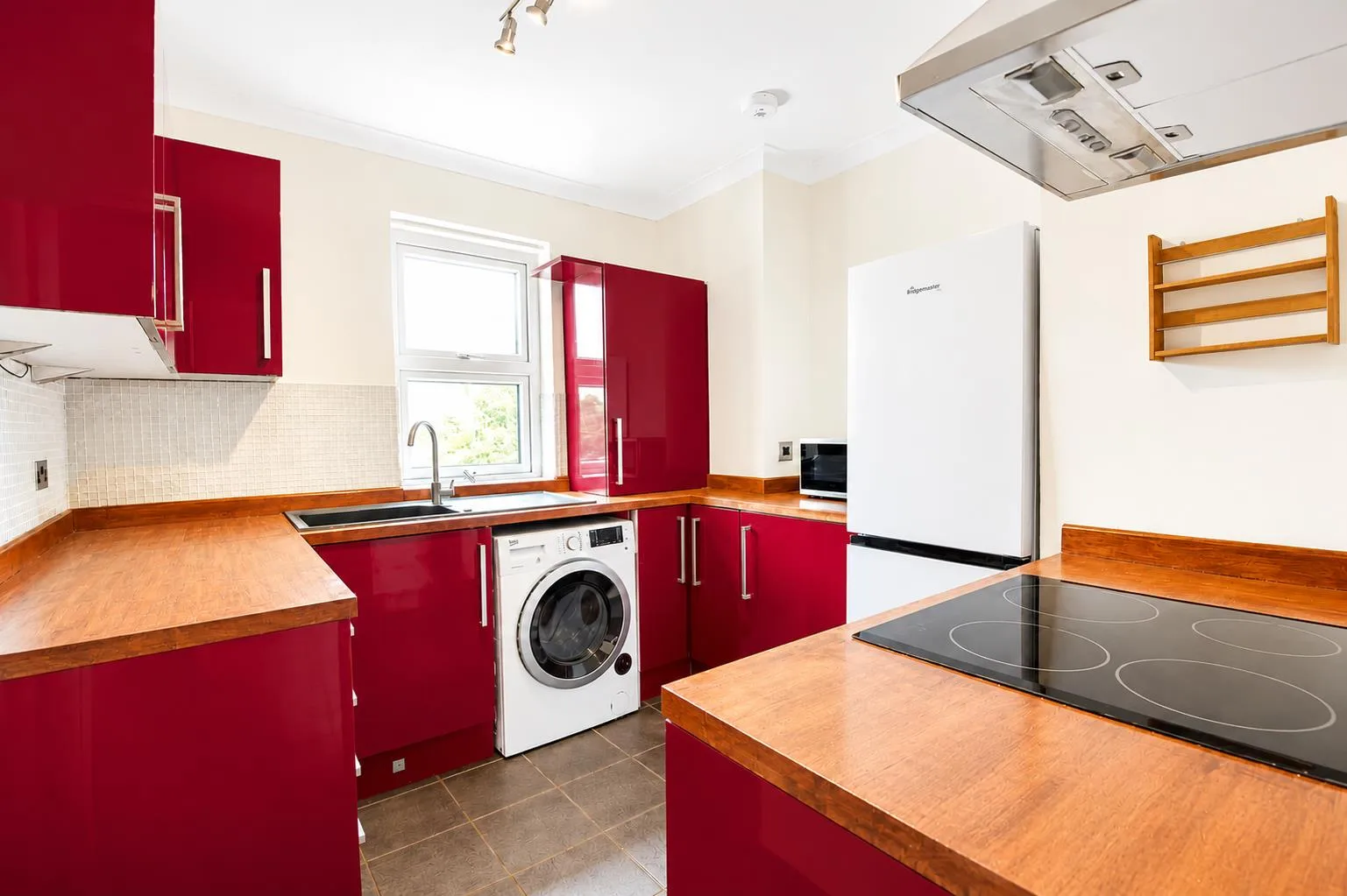 Flat Clifford Avenue in Greater London