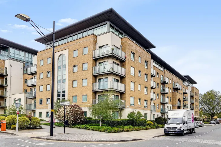 Flat Argyll Road in Greater London