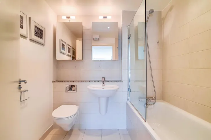Flat Argyll Road in Greater London