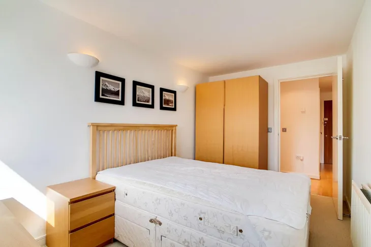Flat Argyll Road in Greater London