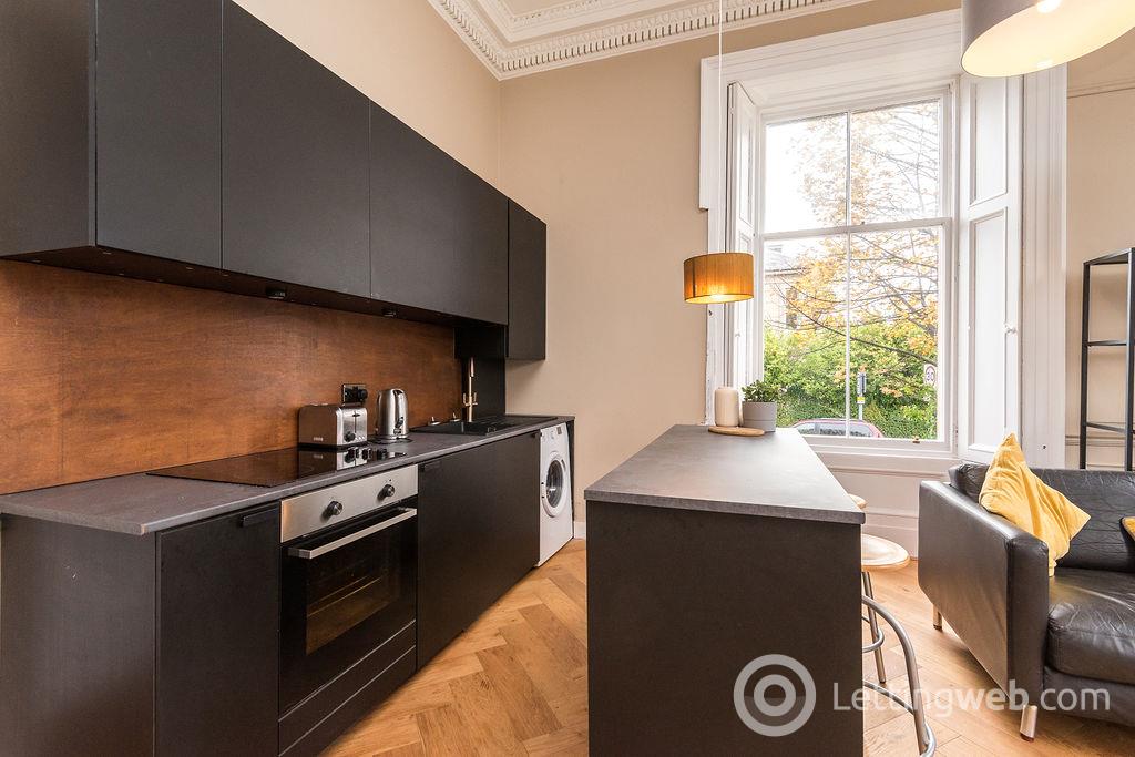 Flat Peel Terrace in City of Edinburgh