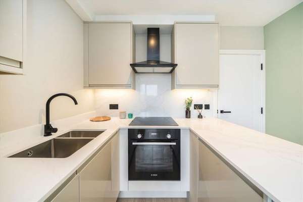 Flat Nursery Road in Greater London