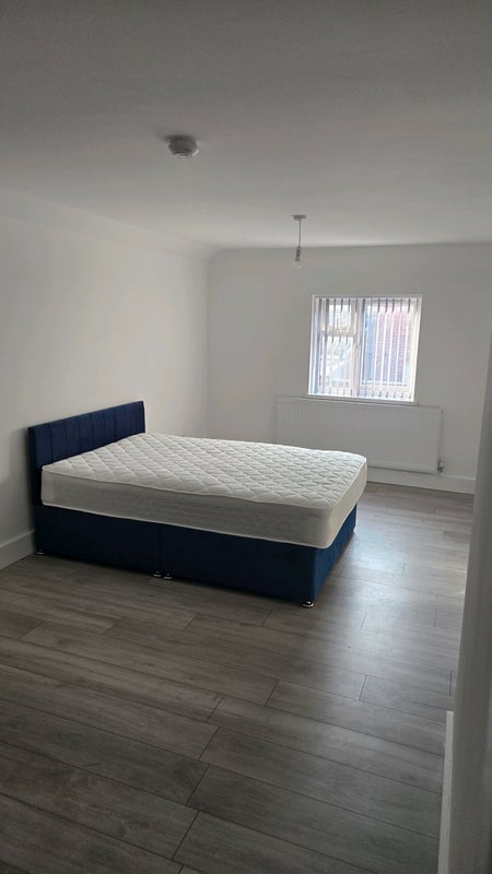 Room Tonge Moor Road in Bolton