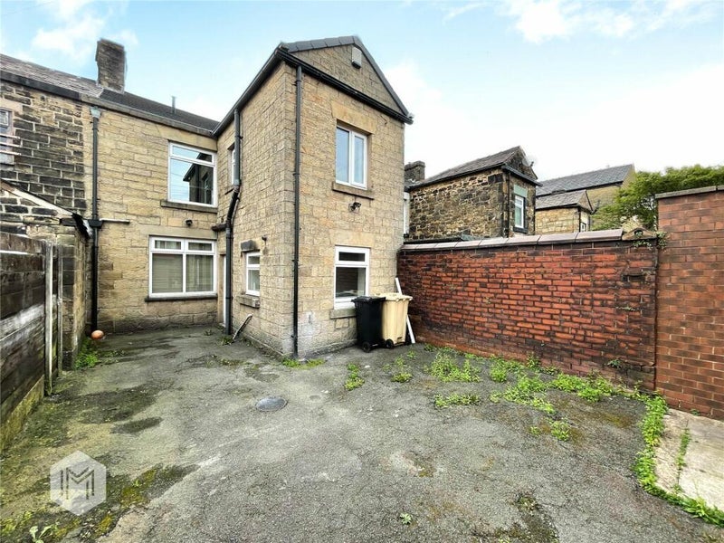 Room Tonge Moor Road in Bolton