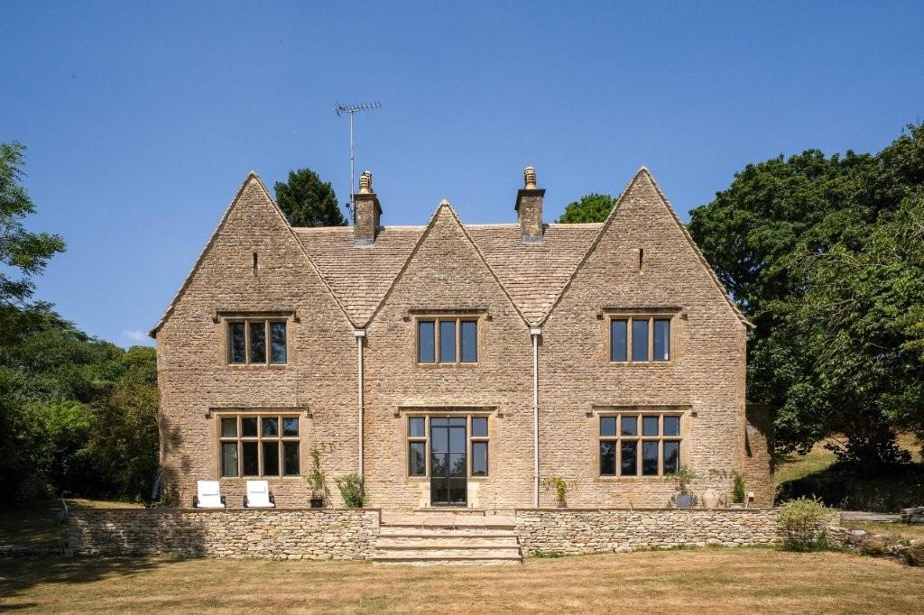 House Dark Lane in Cotswold District