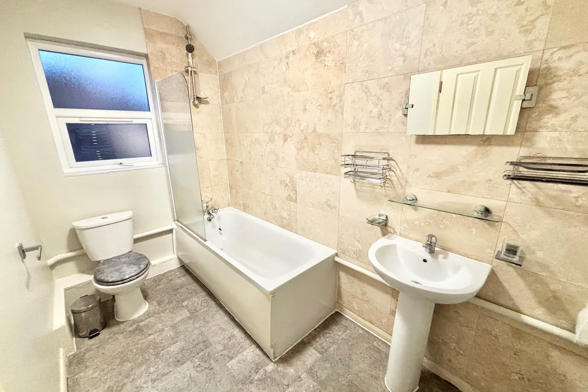 Flat Aldrington Road in Greater London
