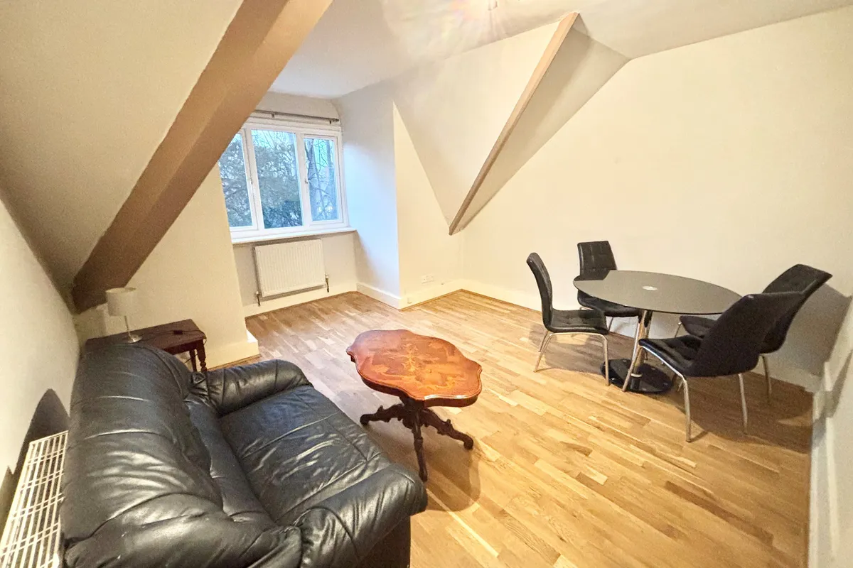 Flat Aldrington Road in Greater London