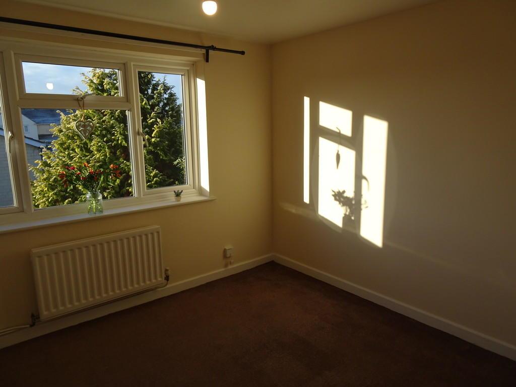 Flat Queensway in Melksham
