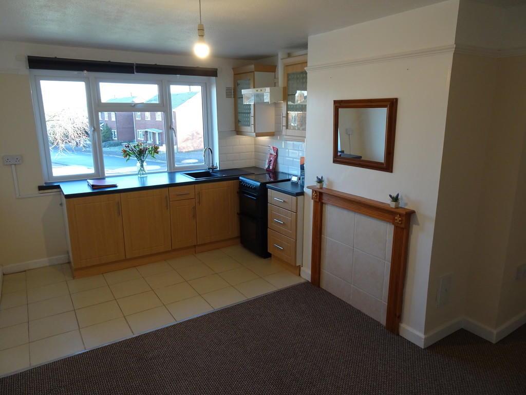 Flat Queensway in Melksham