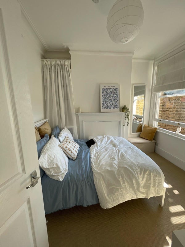 Room Abbeville Road in Greater London