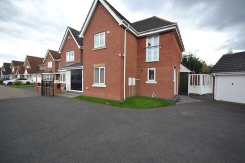 Room Barbel Drive in Wolverhampton