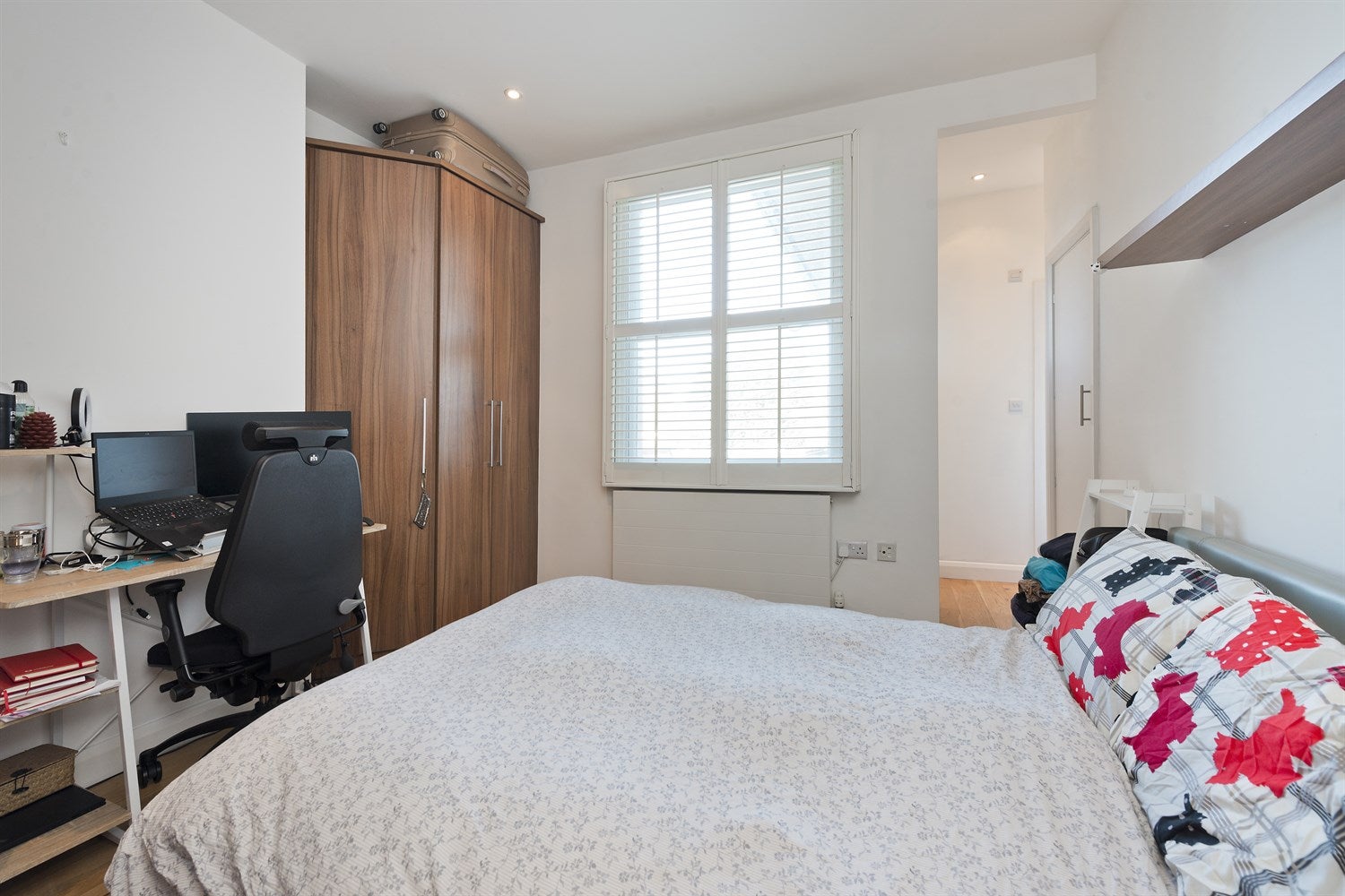 Flat Lancaster Road in Greater London
