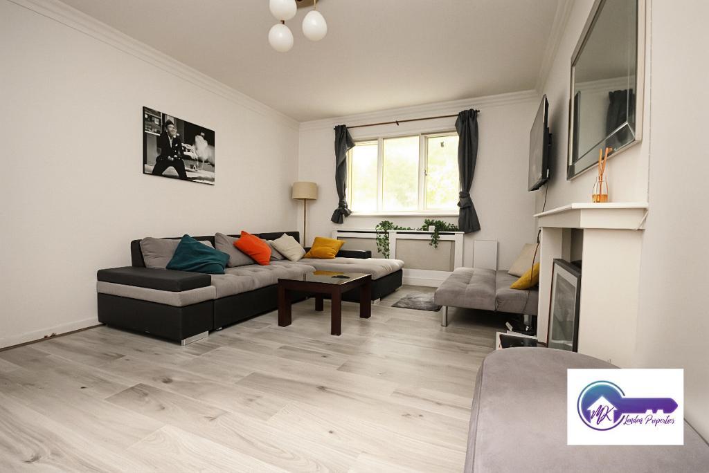 Flat King Charles I Island in City of Westminster