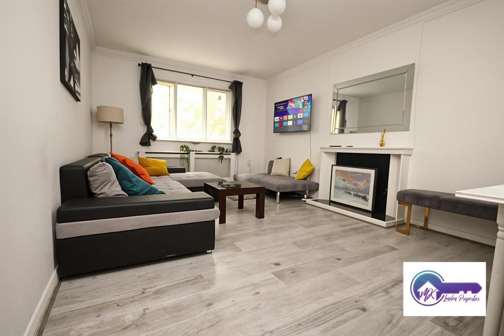 Flat King Charles I Island in City of Westminster
