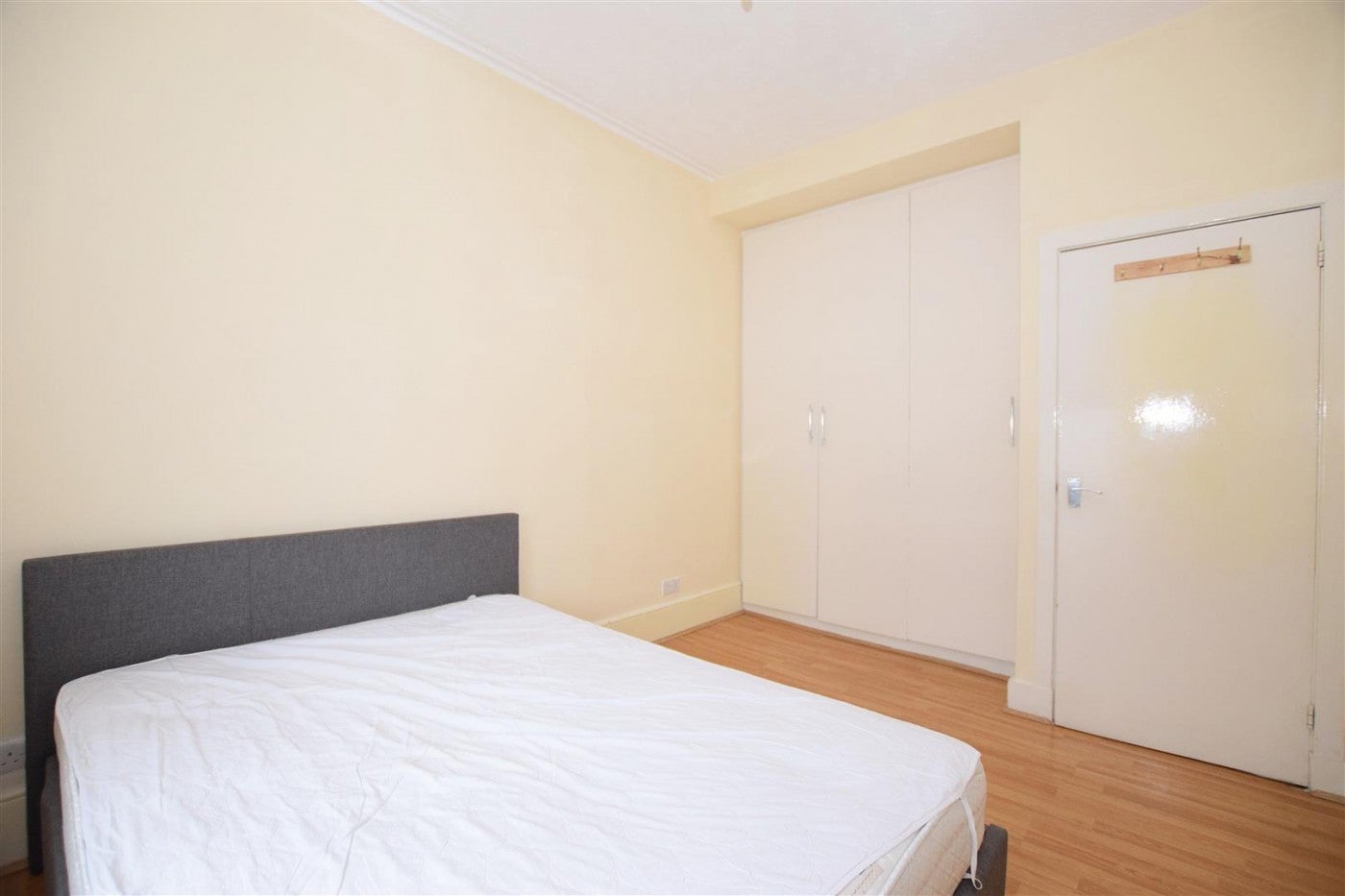 Flat Kilburn High Road in Greater London