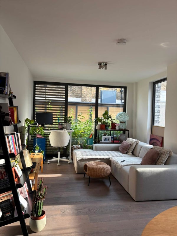 Room Green Lanes in Greater London