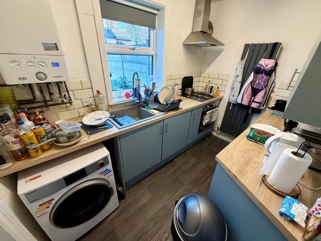 Room Cawdor Road in Manchester