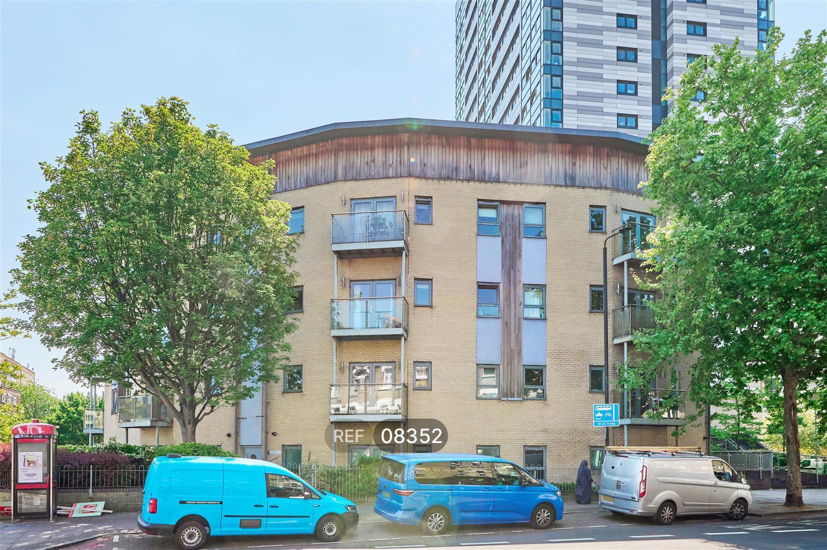 Flat Battersea Park Road in Greater London