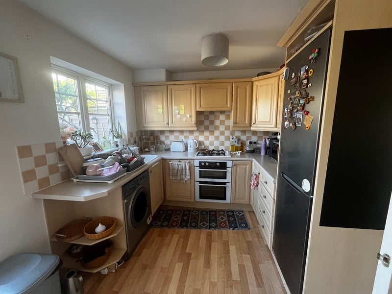 Room Lacock Gardens in Maidstone