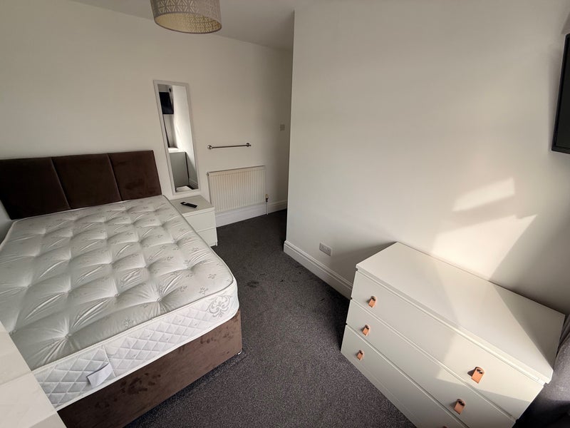 Room Ripley Street in Warrington