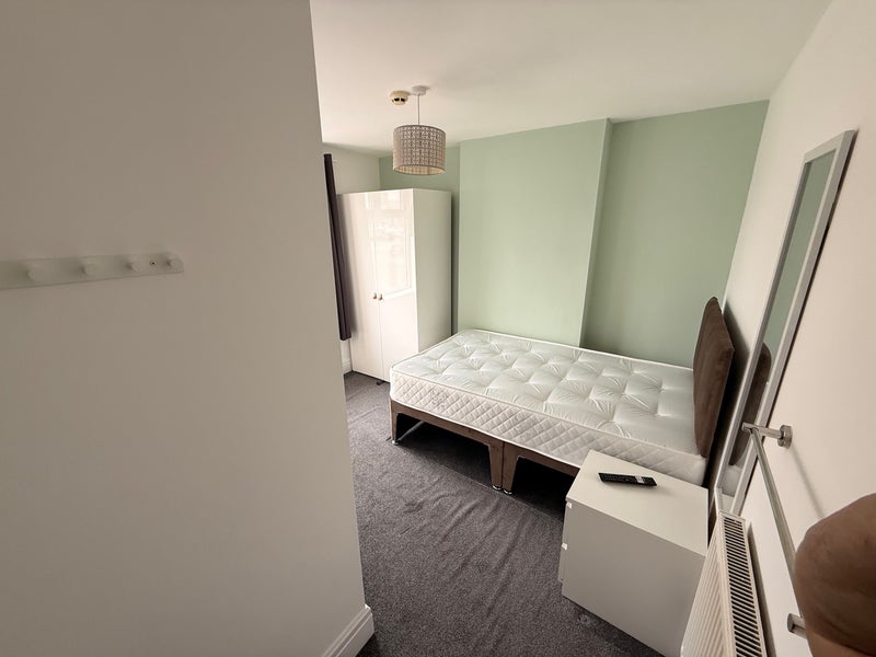 Room Ripley Street in Warrington