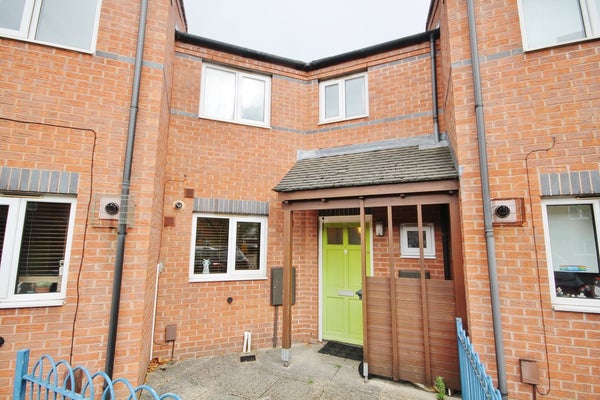 Flat Sage Road in Leicester