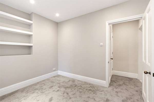Flat Old Brompton Road in Greater London
