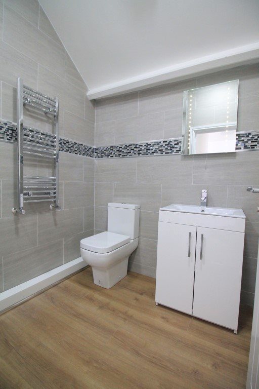 Flat Pen-y-lan Road in Cardiff