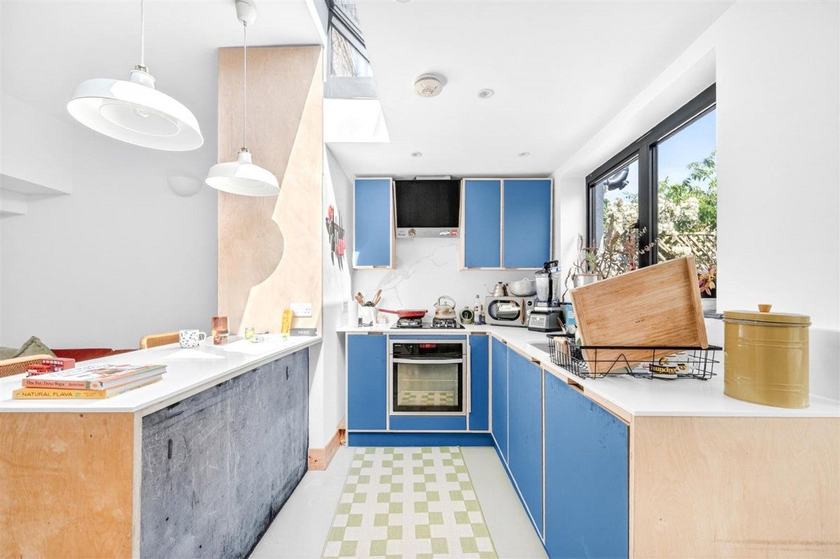 House Homecroft Road in Greater London