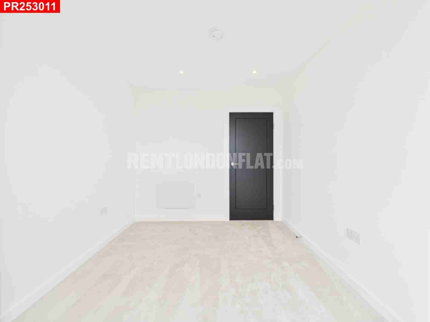 Flat London Road in Borough of Spelthorne