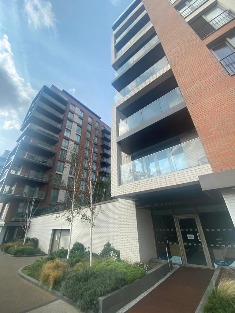 Flat Sherriff Road in Greater London