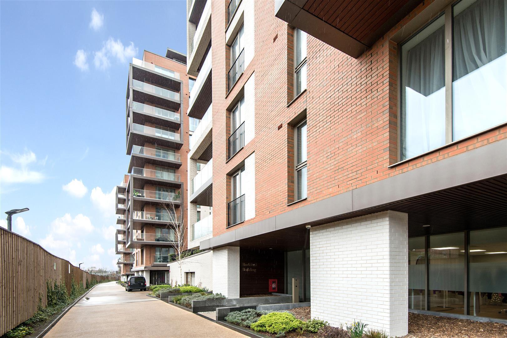 Flat Sherriff Road in Greater London