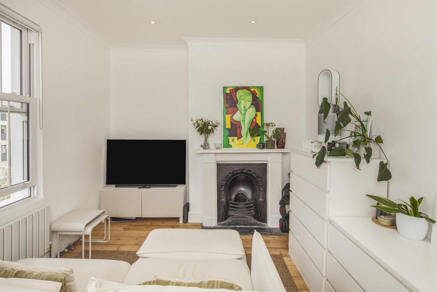 Flat Holmesdale Road in Greater London