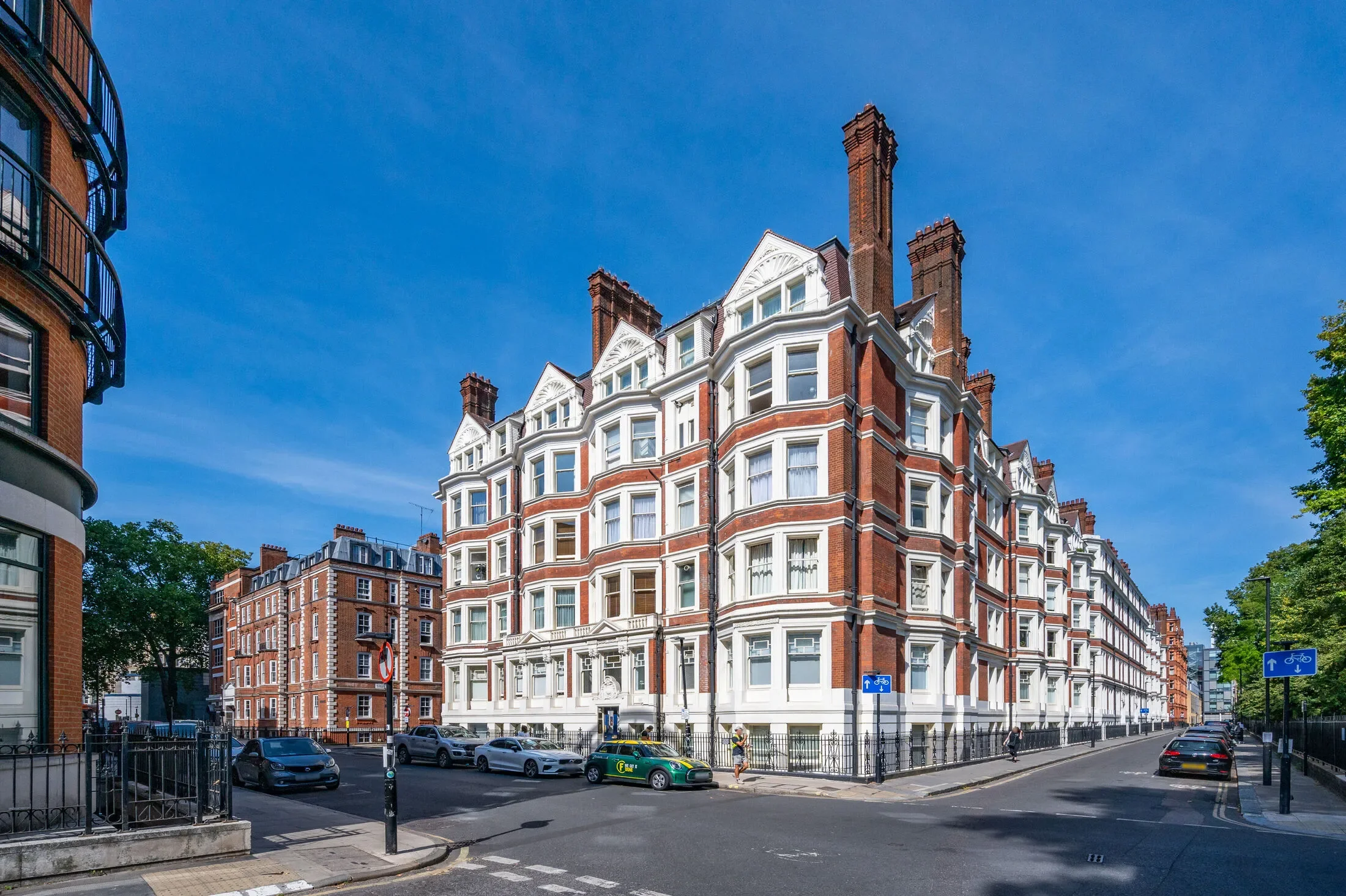 Flat Huntley Street in Greater London