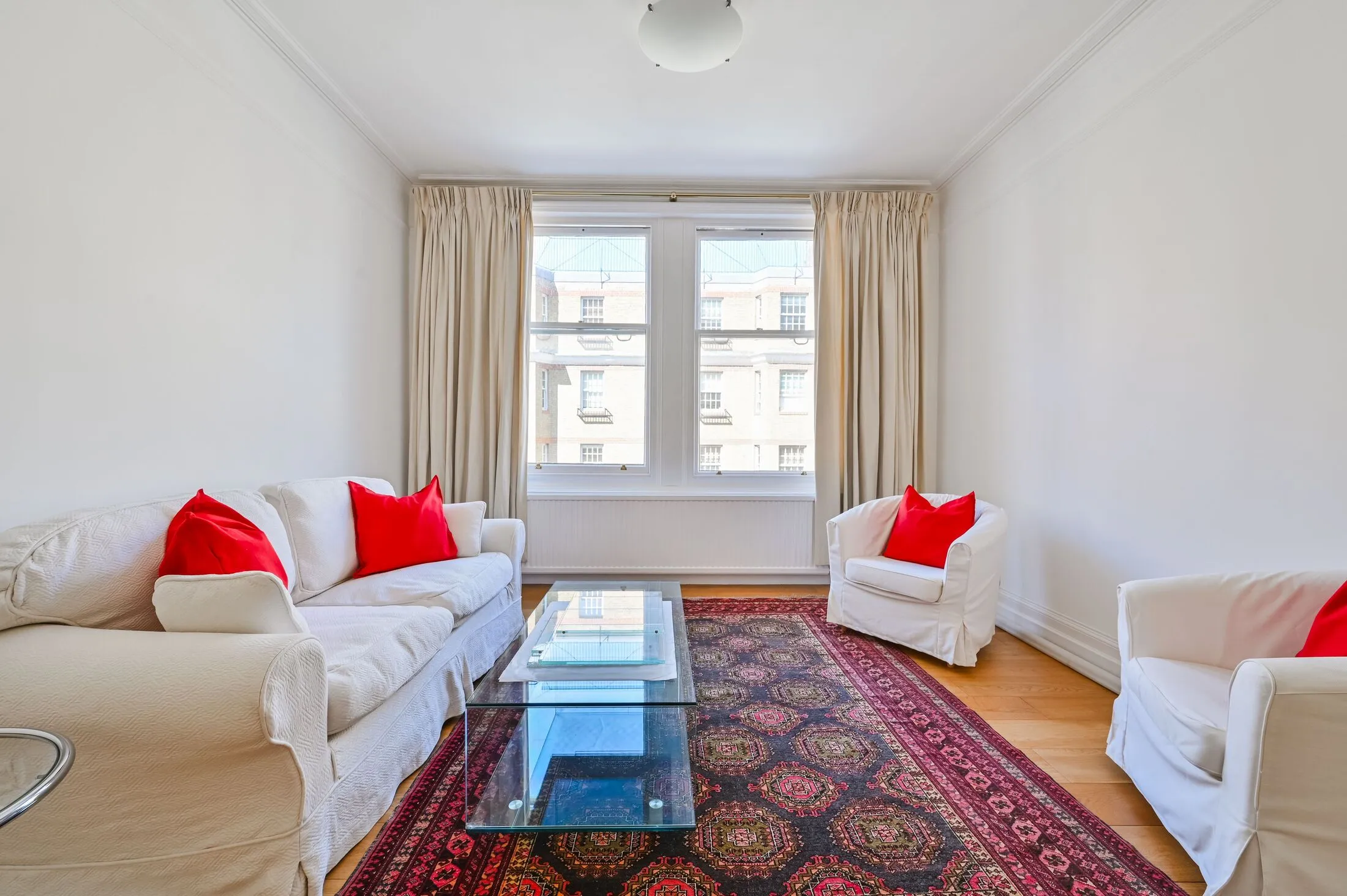 Flat Huntley Street in Greater London