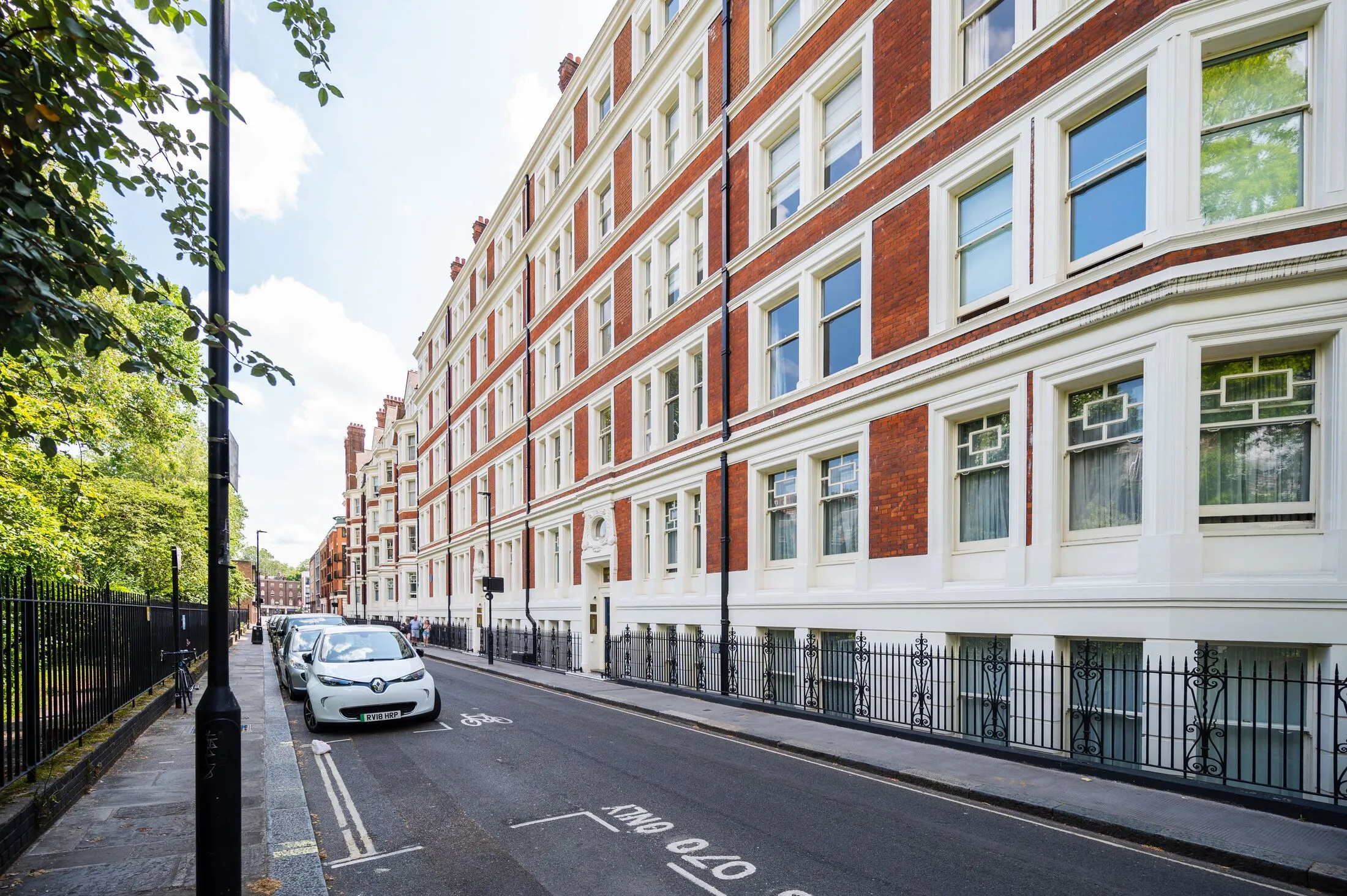Flat Huntley Street in Greater London