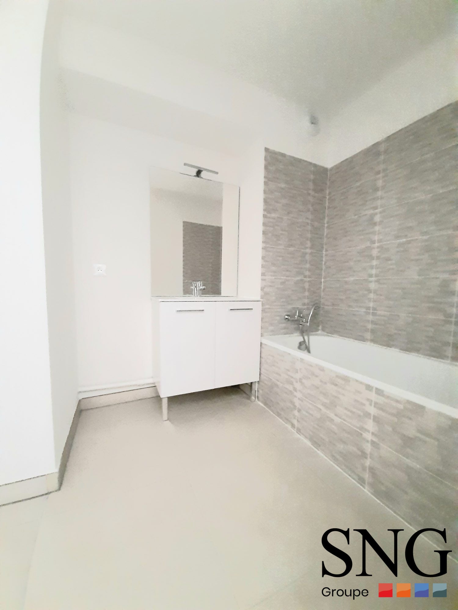 Appartement Rue Jules Raimu à Nîmes