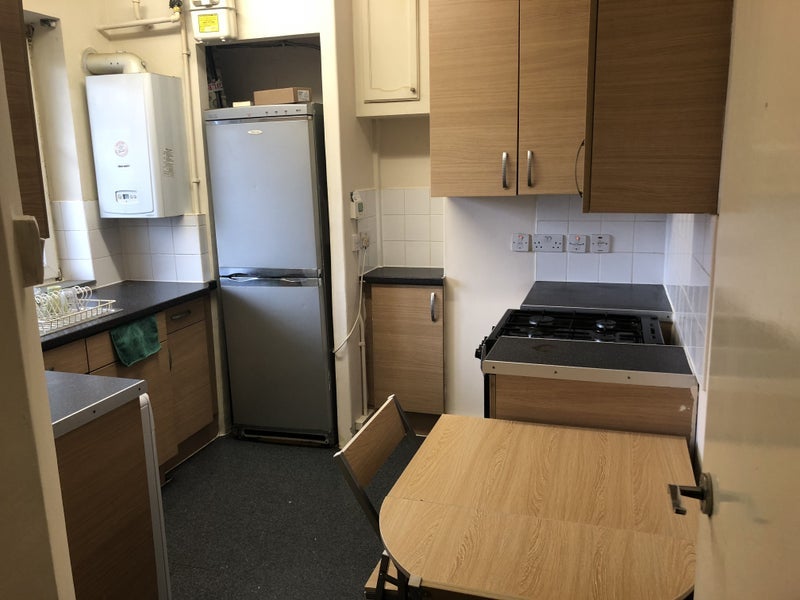 Room Poplar High Street in Greater London