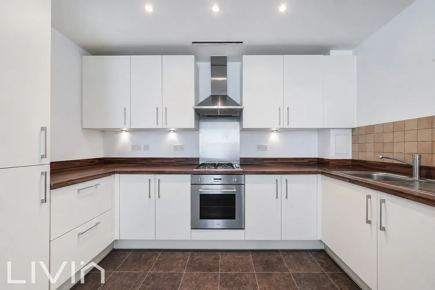 Flat Wellesley Road in Greater London