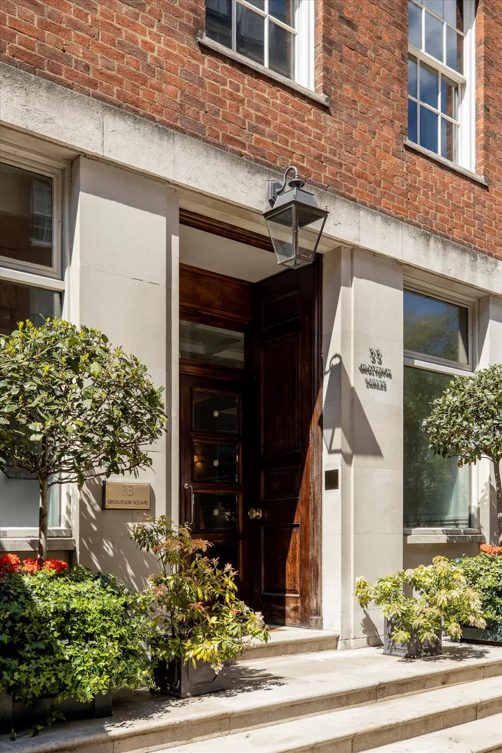 Flat Grosvenor Square in City of Westminster