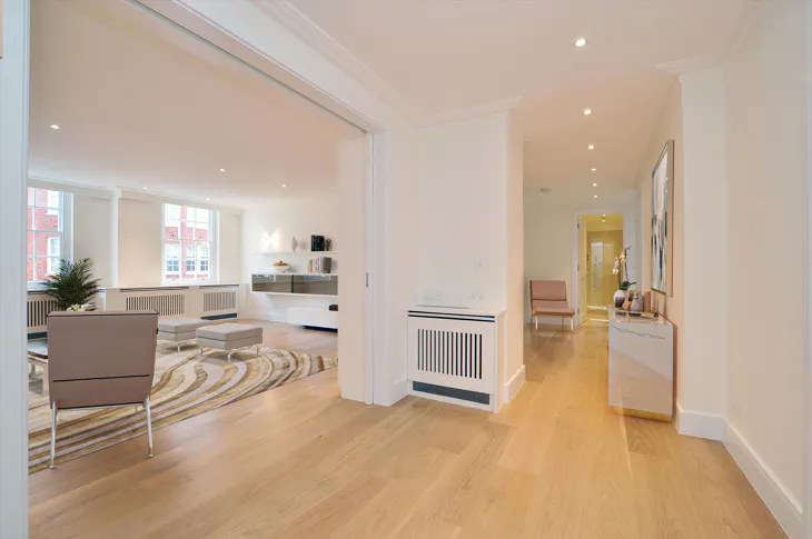 Flat Grosvenor Square in City of Westminster
