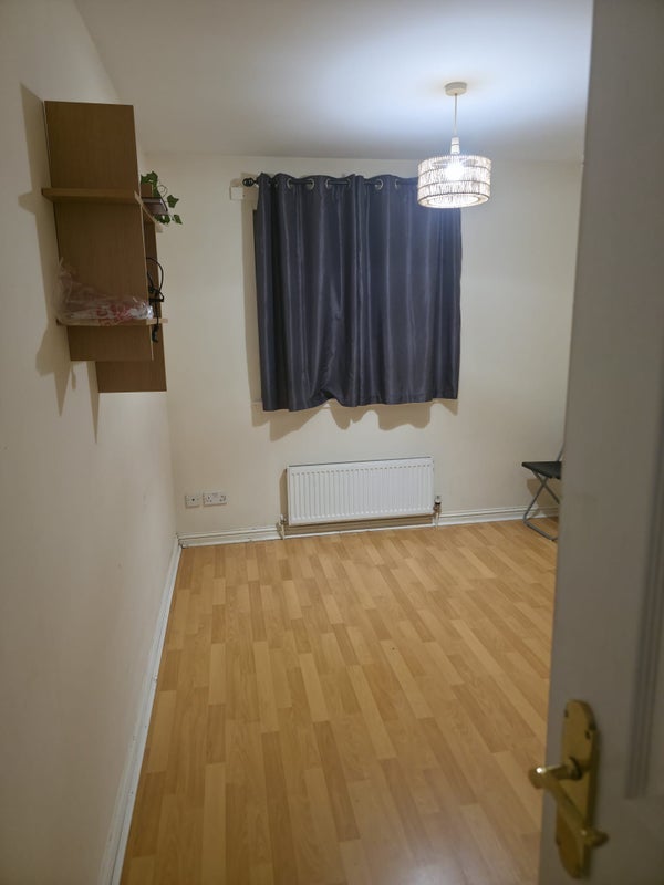 Room Burnvale Place in Livingston