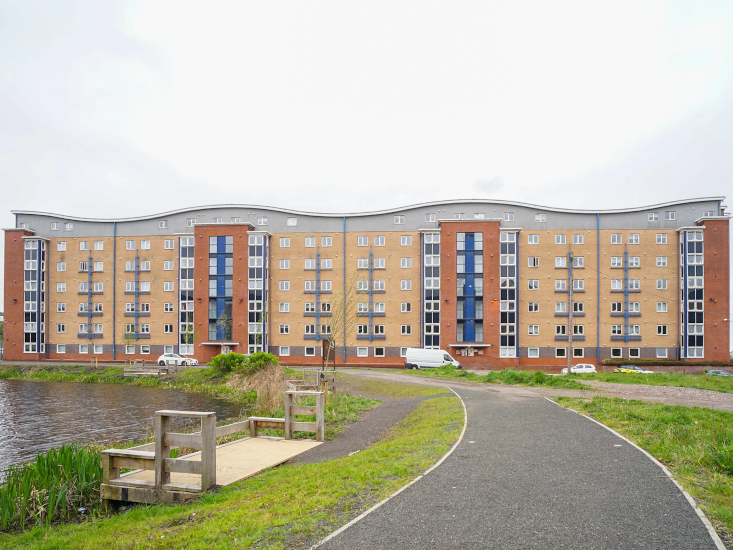 Flat Firhill Court in Glasgow