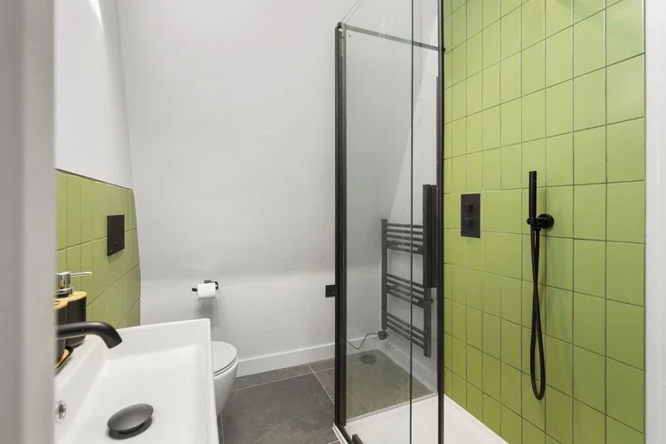 Flat Norfolk Avenue in Greater London