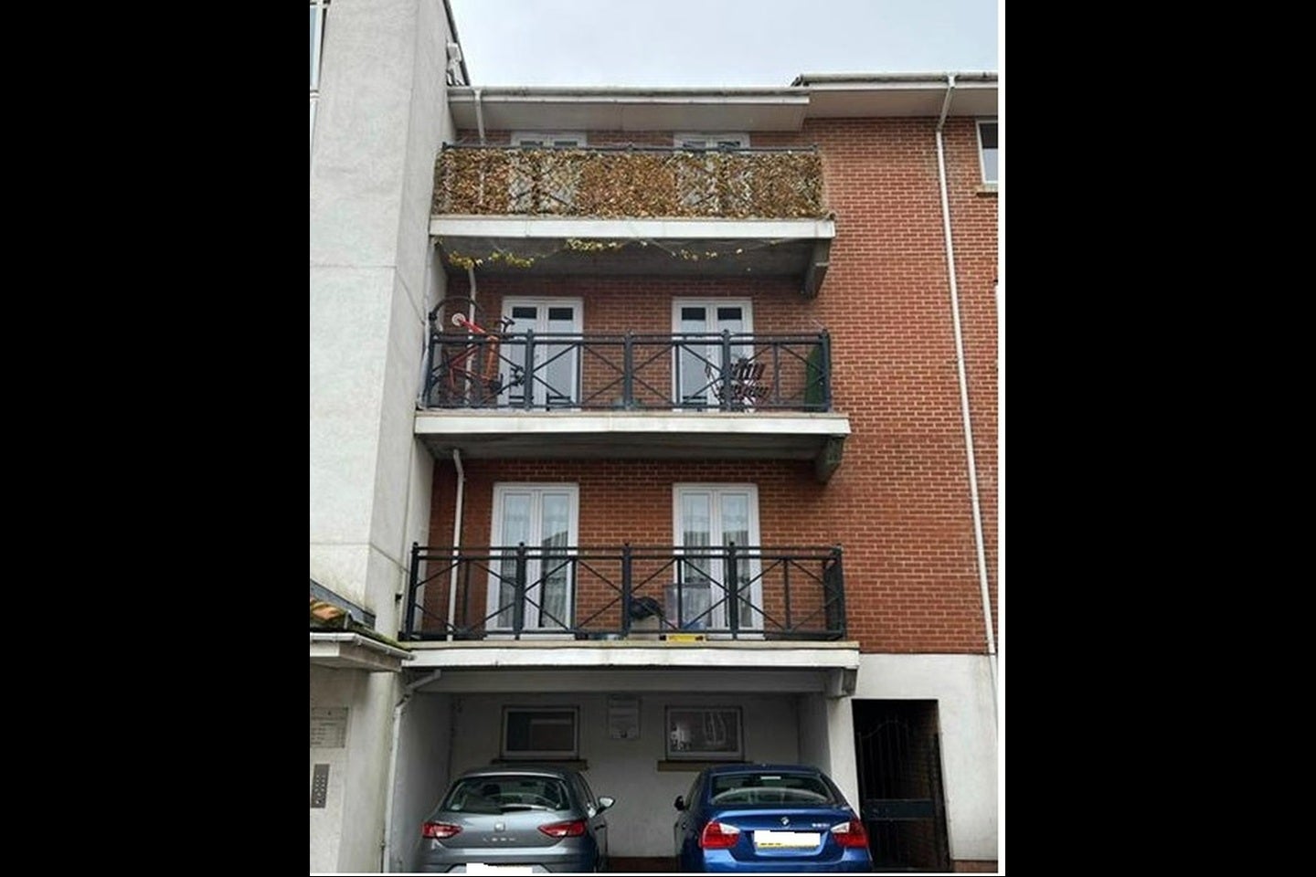 Flat Hermitage Close in Greater London