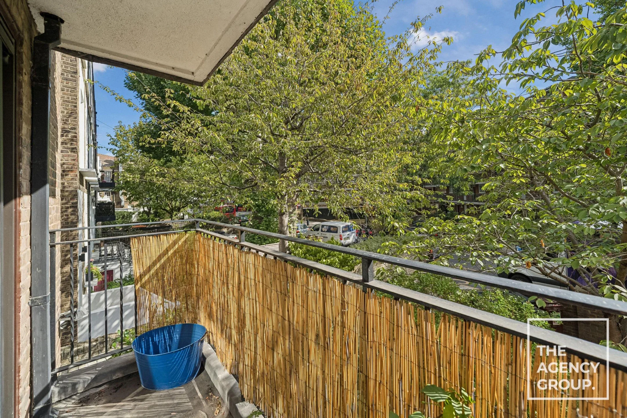 Flat Condray Place in Greater London
