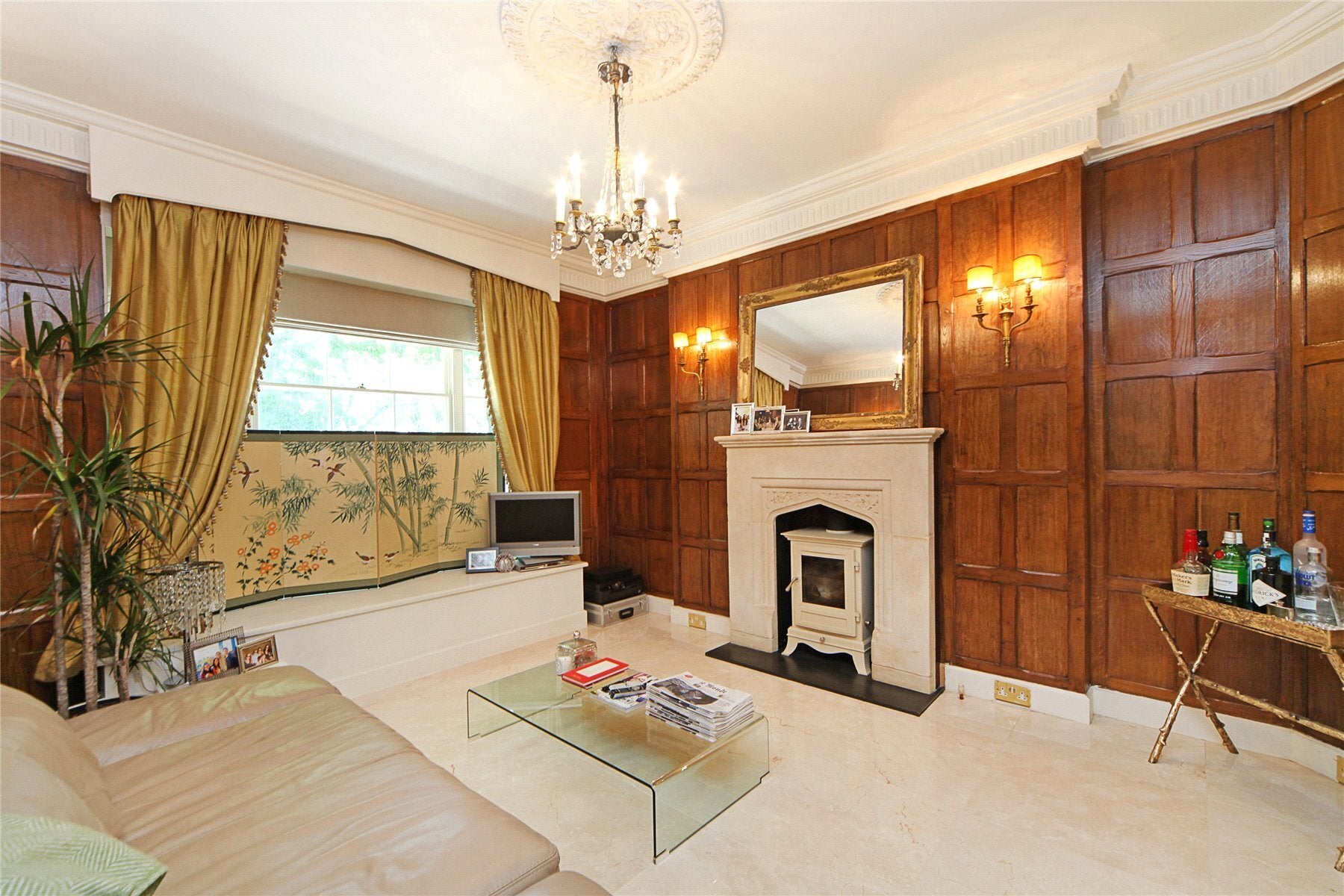 Flat Brompton Square in Greater London