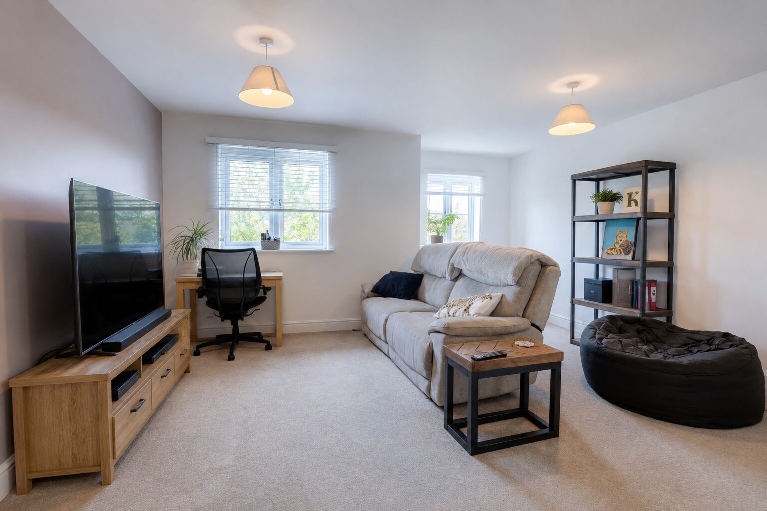 Flat Freer Crescent in Loudwater