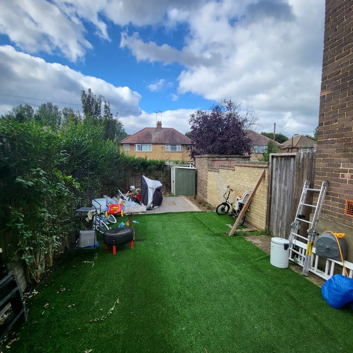 Flat Gifford Gardens in Greater London